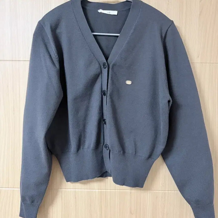 [BUNJANG] Charcoal Gray V-Neck Cardigan / 차콜 그레이 브이넥 가디건