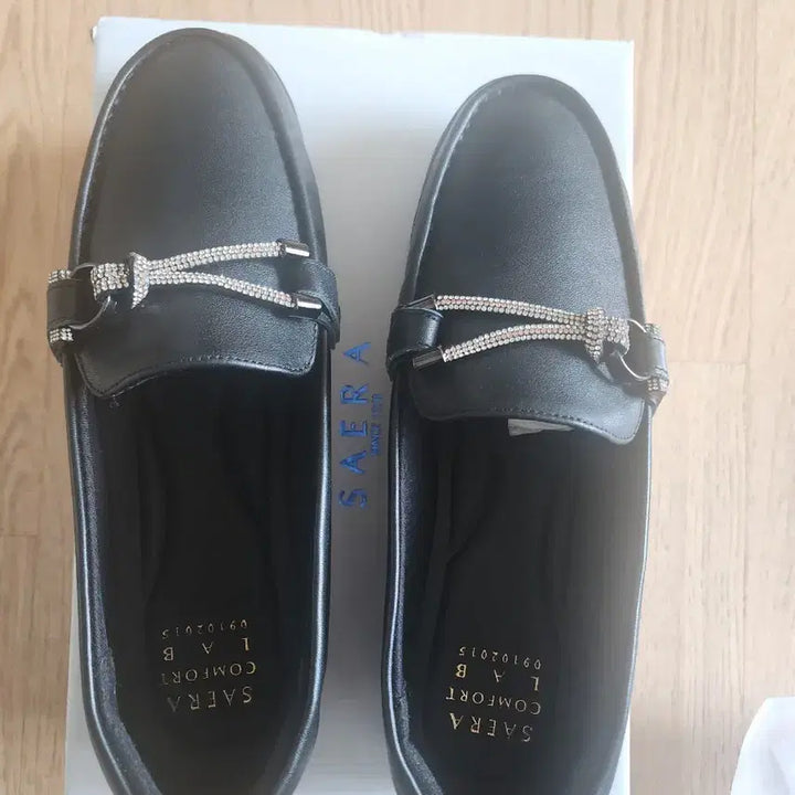 [SOLD OUT] SAERA 세라 여성 블랙 로퍼 슈즈