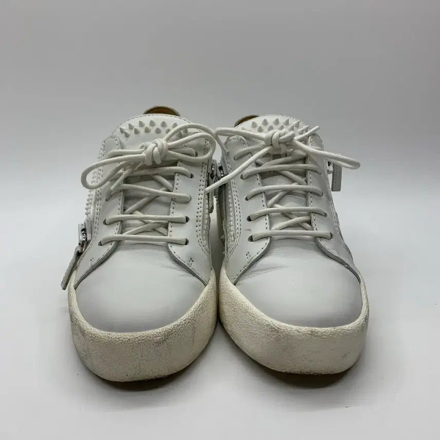 [BUNJANG] Giuseppe Zanotti White Studded Sneakers (Size 36) / 267001000 쥬세페 자노티 화이트 스터드 스니커즈 36사이즈