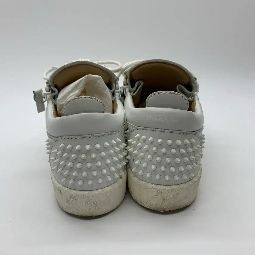 [BUNJANG] Giuseppe Zanotti White Studded Sneakers (Size 36) / 267001000 쥬세페 자노티 화이트 스터드 스니커즈 36사이즈