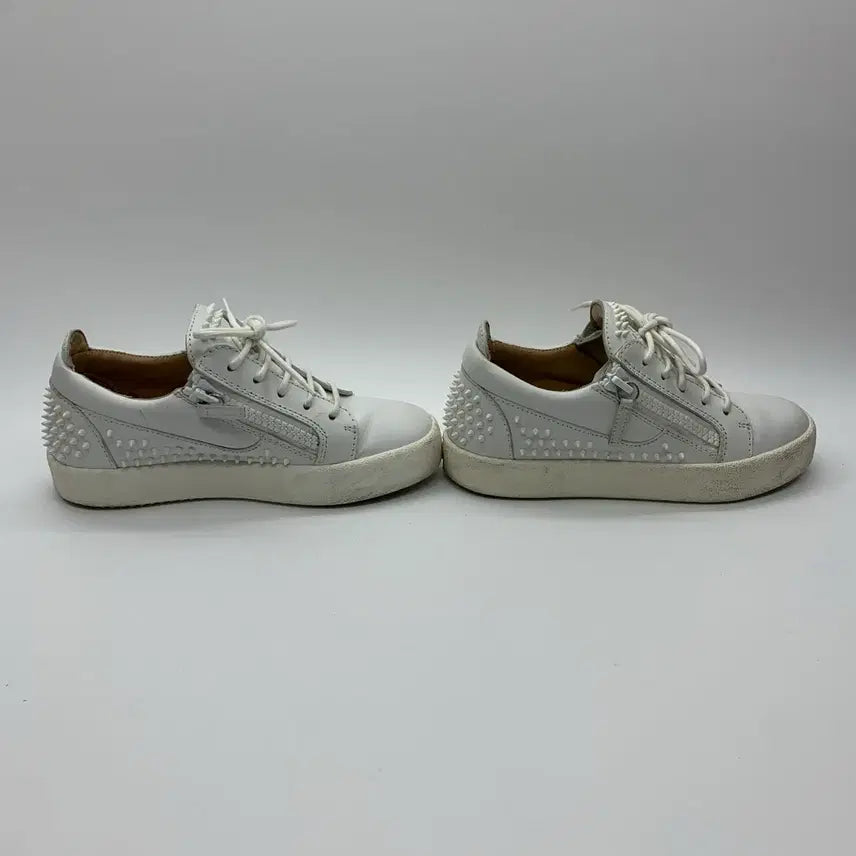 [BUNJANG] Giuseppe Zanotti White Studded Sneakers (Size 36) / 267001000 쥬세페 자노티 화이트 스터드 스니커즈 36사이즈