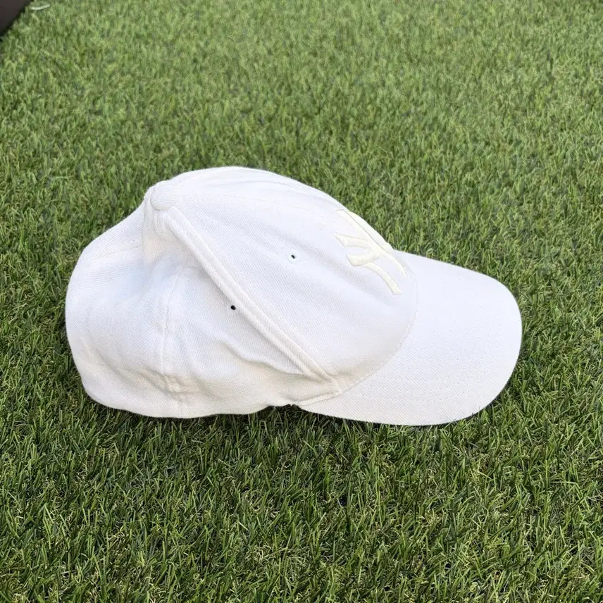 [BUNJANG] MLB New York Yankees White Ball Cap / MLB 뉴욕 양키스 화이트 볼캡
