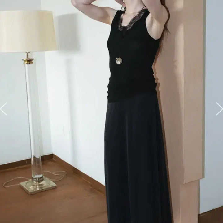 [SOLD OUT] Monoha 모노하 Lace Sleeveless 레이스 슬리브리스