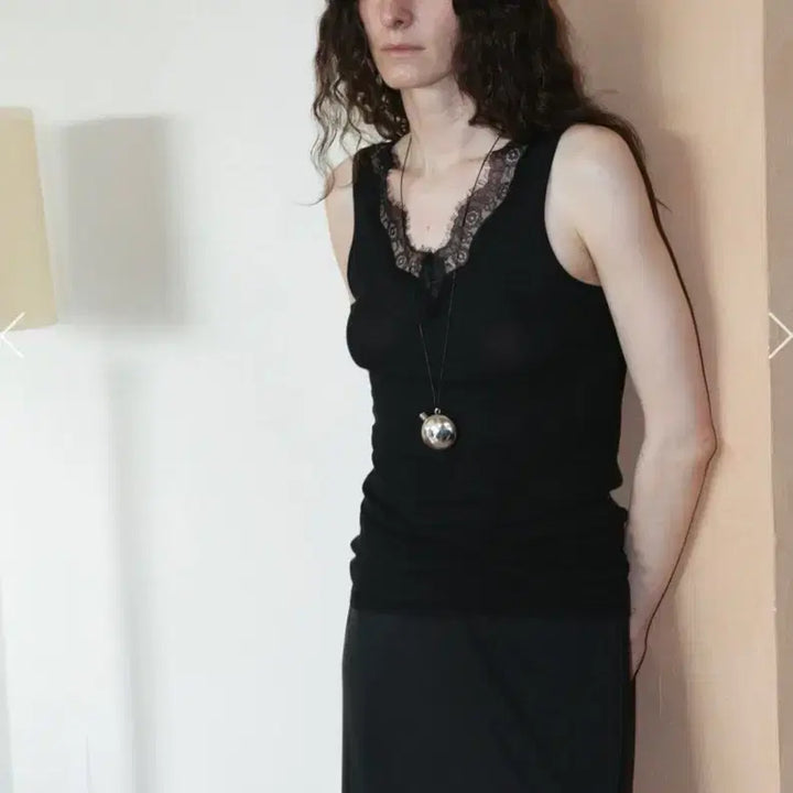 [SOLD OUT] Monoha 모노하 Lace Sleeveless 레이스 슬리브리스