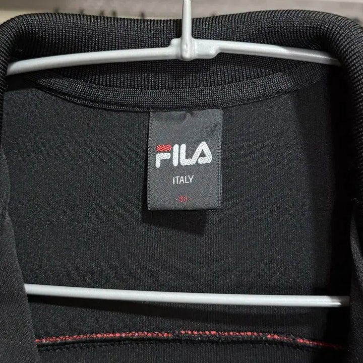 [BUNJANG] Fila Black &amp; Red Jersey Top / 휠라 블랙 &amp; 레드 져지