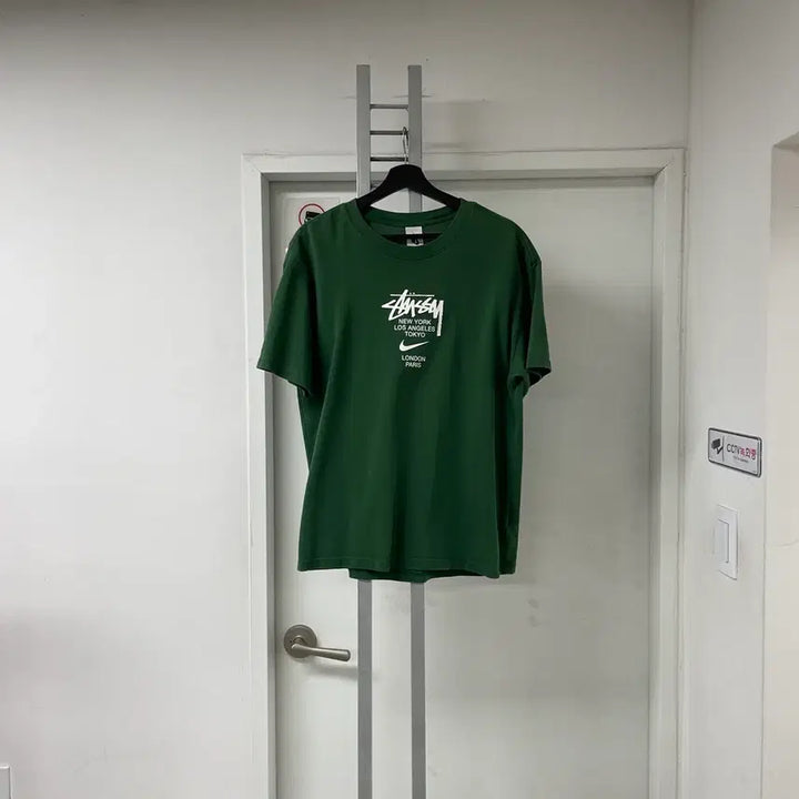 [BUNJANG] Nike Stussy World Tour T-shirt Green L / 나이키 스투시 월드투어 반팔 티셔츠 그린 L