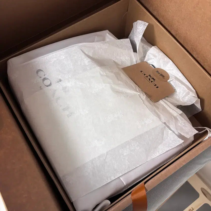 [SOLD OUT] 코치 카고 토트백 (새제품/풀패키지)