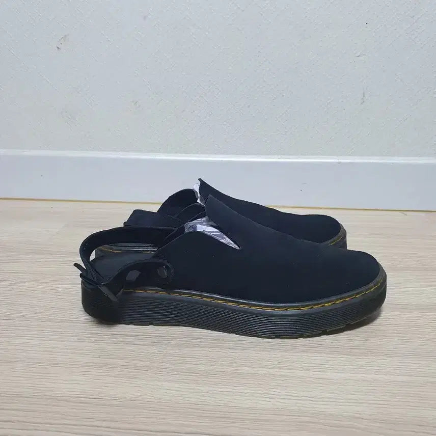 [SOLD OUT] 닥터마틴 칼슨 스웨이드 뮬 270