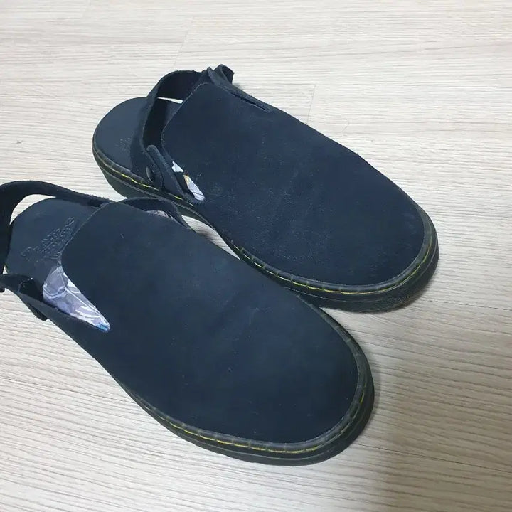 [SOLD OUT] 닥터마틴 칼슨 스웨이드 뮬 270