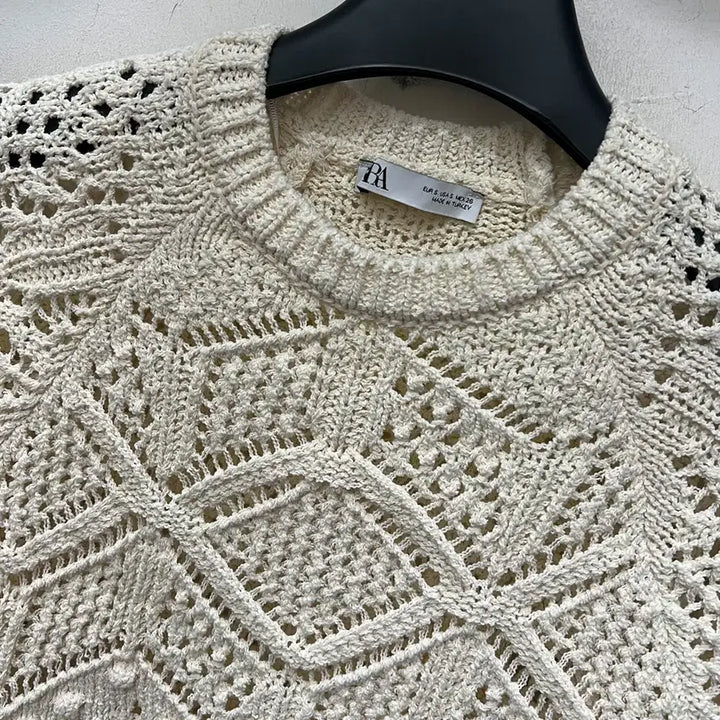 [BUNJANG] ZARA 자라 펀칭 아일렛 니트 S / ZARA 자라 펀칭 아일렛 니트 S