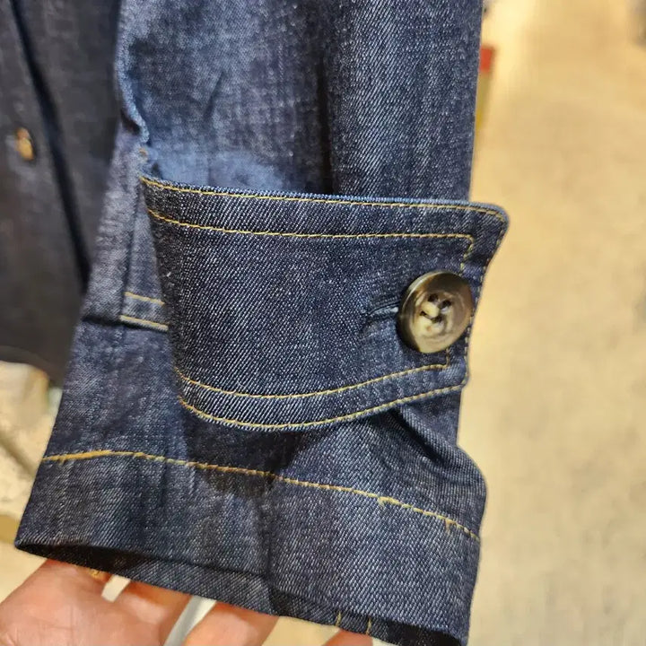 [BUNJANG] 일본판 23ku 데님 코트(코튼 +리넨 블렌드) / 일본판 23ku 데님 코트(코튼 +리넨 블렌드)