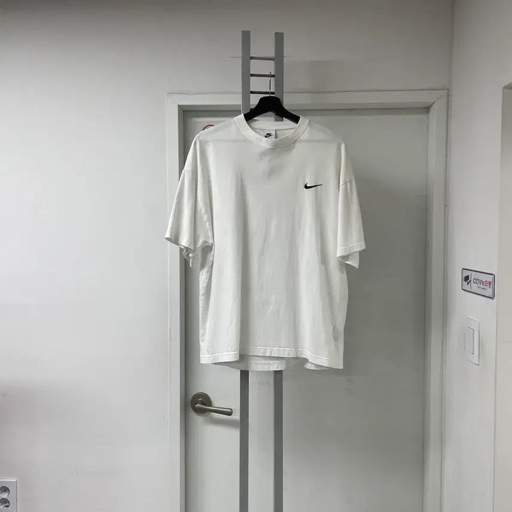 [SOLD OUT] 나이키 스투시 월드투어 반팔 티셔츠 화이트 L