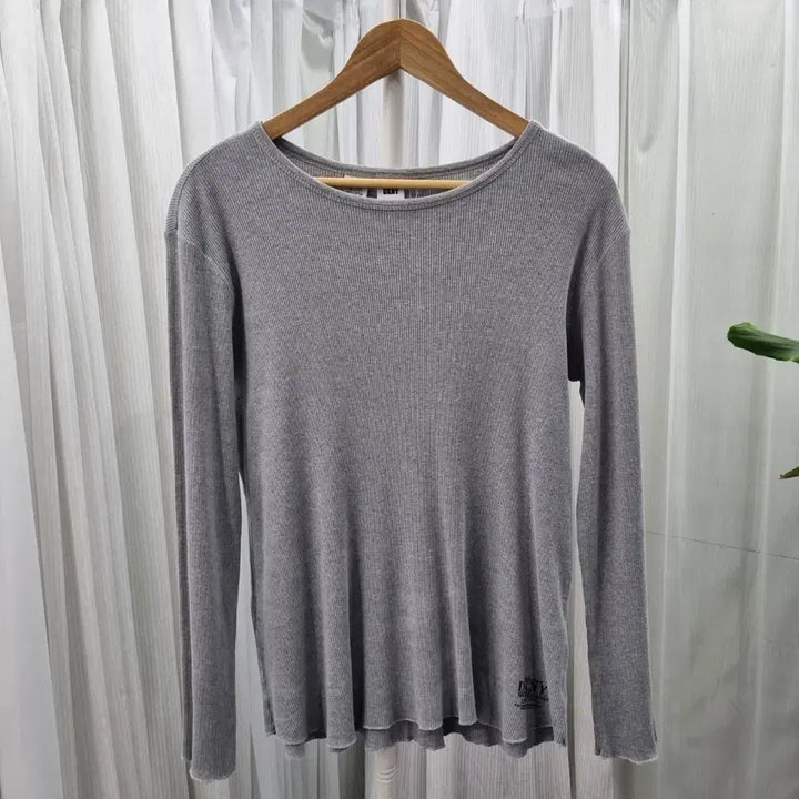 [BUNJANG] DKNY 클래식 잔골지 내츄럴 커팅 스티치 티셔츠 1967 / DKNY 클래식 잔골지 내츄럴 커팅 스티치 티셔츠 1967