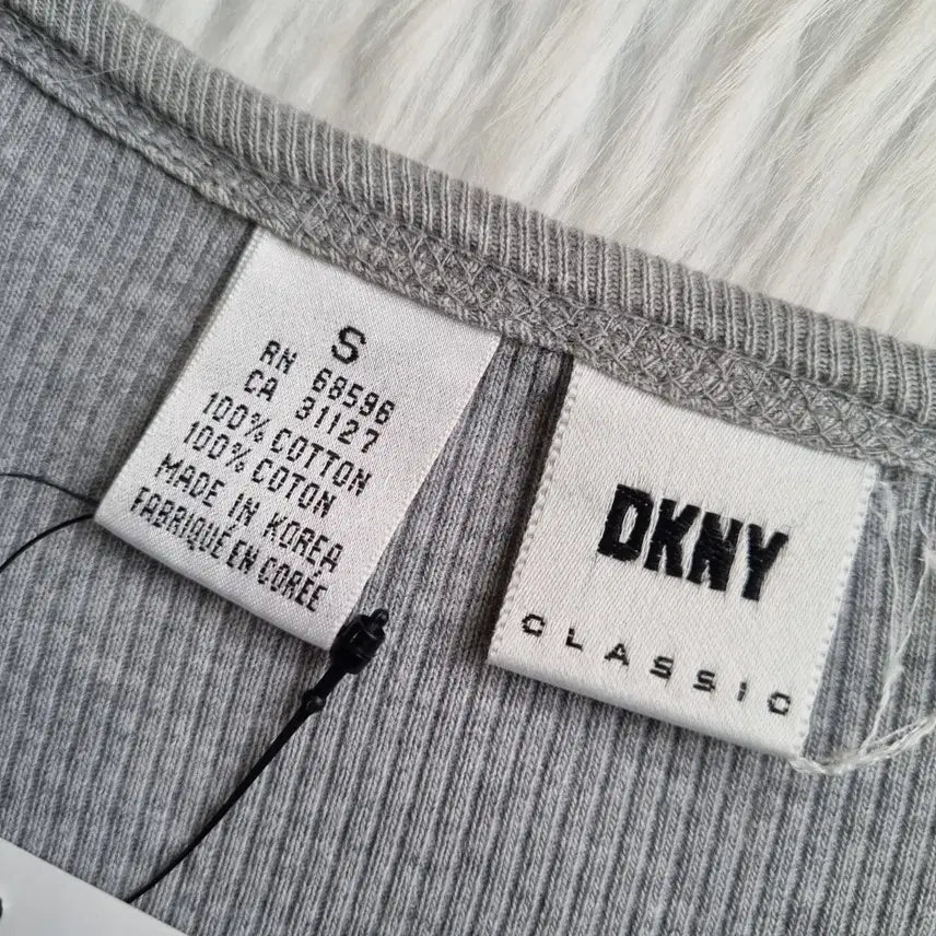 [BUNJANG] DKNY 클래식 잔골지 내츄럴 커팅 스티치 티셔츠 1967 / DKNY 클래식 잔골지 내츄럴 커팅 스티치 티셔츠 1967