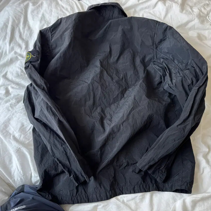 [SOLD OUT] XL) 24SS 스톤아일랜드 나일론 메탈 오버셔츠 자켓 블랙