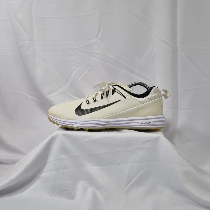 [SOLD OUT] 빈티지하서 260 나이키 골프 루나 커맨드 2 골프화