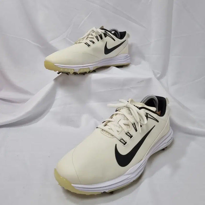 [SOLD OUT] 빈티지하서 260 나이키 골프 루나 커맨드 2 골프화
