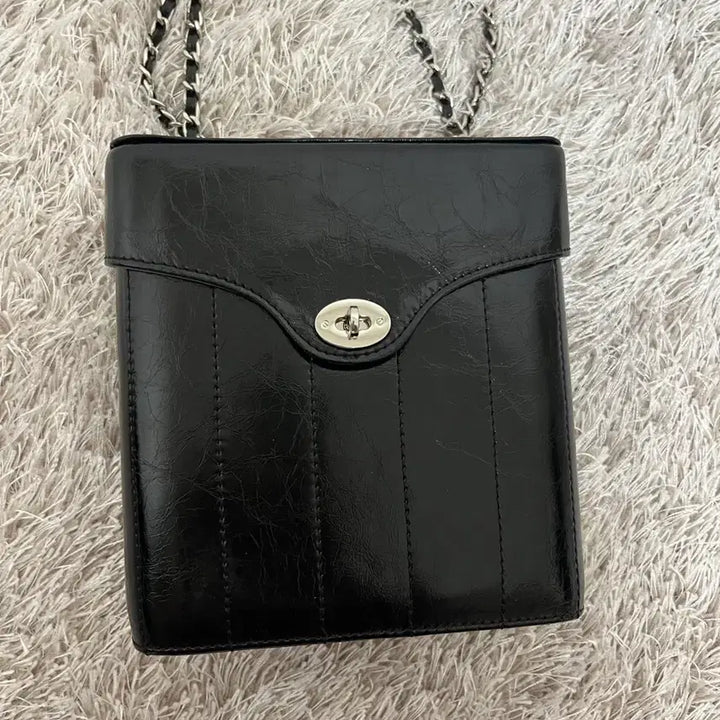 [BUNJANG] Cardinal Red Hardy Chain Bag Black / 카디널레드 하디 체인백 블랙