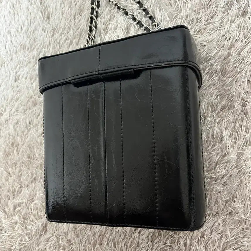 [BUNJANG] Cardinal Red Hardy Chain Bag Black / 카디널레드 하디 체인백 블랙