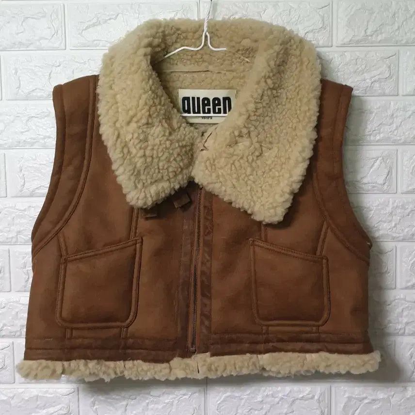 [BUNJANG] QUEEN Faux Shearling Vest / QUEEN 무스탕조끼 판매합니다