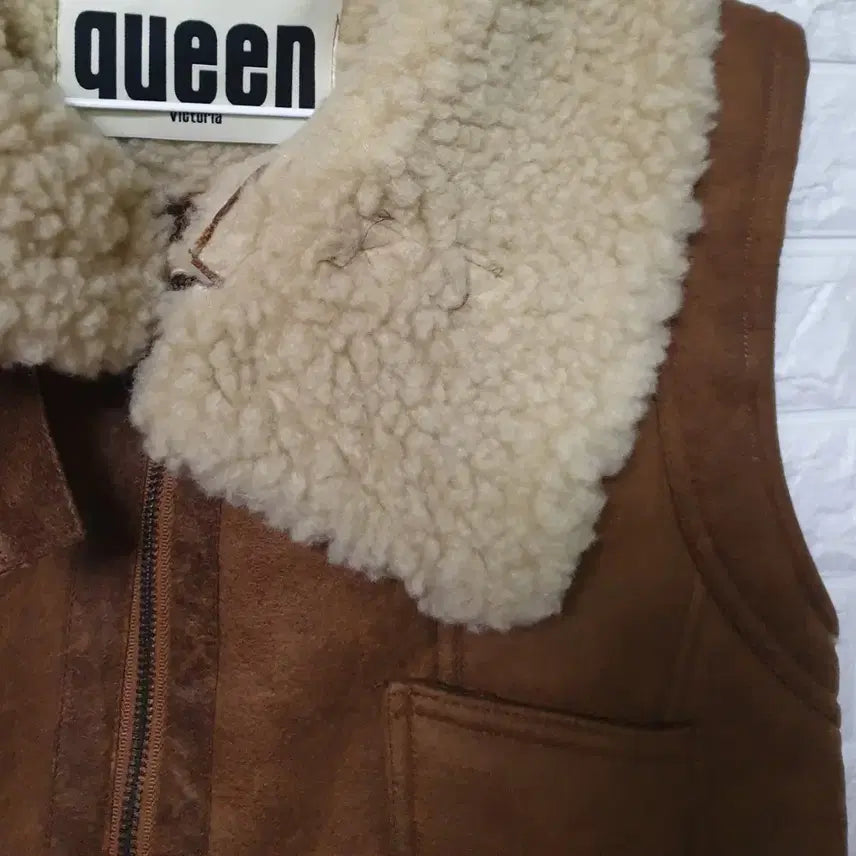 [BUNJANG] QUEEN Faux Shearling Vest / QUEEN 무스탕조끼 판매합니다