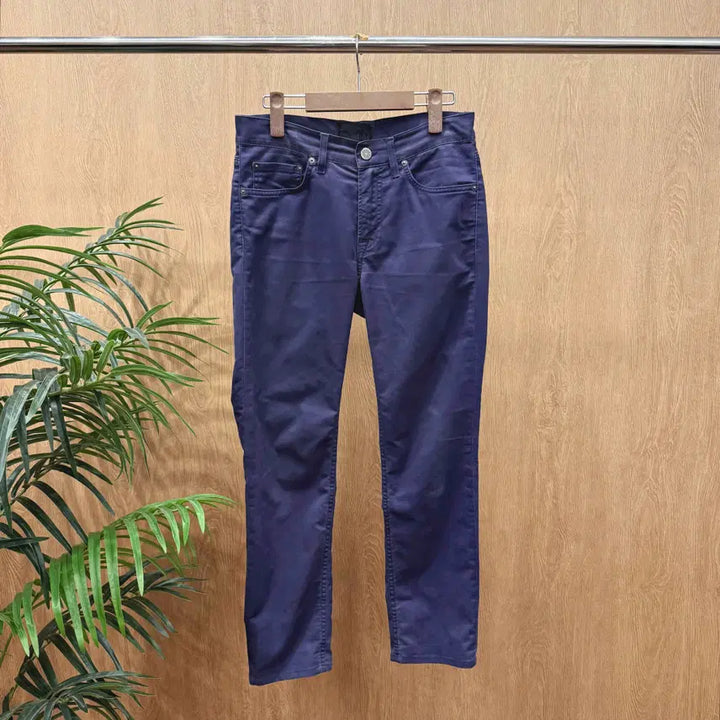 [BUNJANG] Acne Studios Cotton Straight Fit 5-Pocket Metal Button Navy Pants / 아크네스튜디오 코튼 팬츠 스트레이트 핏 5포켓 메탈 버튼 디테일 네이비