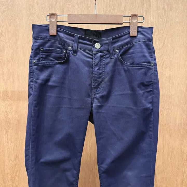 [BUNJANG] Acne Studios Cotton Straight Fit 5-Pocket Metal Button Navy Pants / 아크네스튜디오 코튼 팬츠 스트레이트 핏 5포켓 메탈 버튼 디테일 네이비