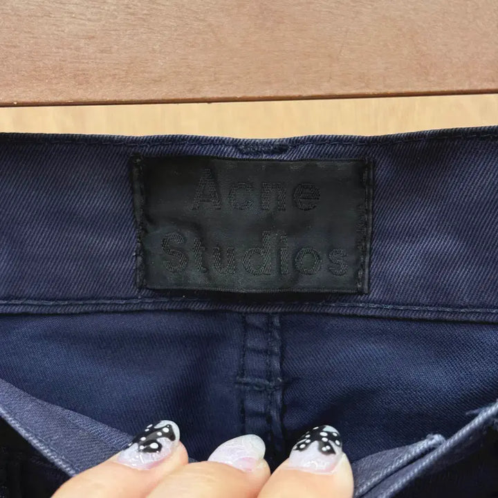 [BUNJANG] Acne Studios Cotton Straight Fit 5-Pocket Metal Button Navy Pants / 아크네스튜디오 코튼 팬츠 스트레이트 핏 5포켓 메탈 버튼 디테일 네이비