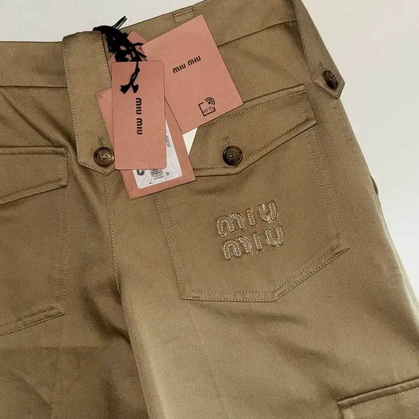 [BUNJANG] Miu Miu Chino Bermuda Shorts Size 36 / 미우미우 치노 버뮤다 코드 36 정품