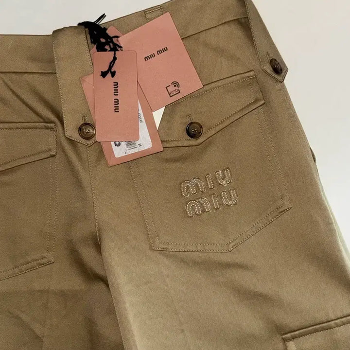 [BUNJANG] Miu Miu Chino Bermuda Shorts Size 36 / 미우미우 치노 버뮤다 코드 36 정품