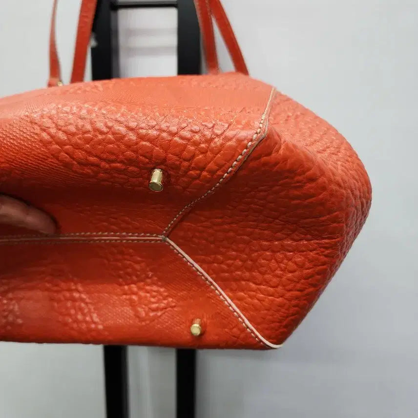 [SOLD OUT] 버버리 엠보 켄터버리 숄더백