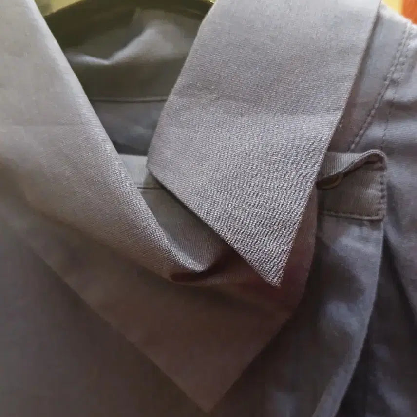 [BUNJANG] COS Navy Pintuck Blouse / 7/49 코스 COS 네이비 핀턱 블라우스 38사이즈