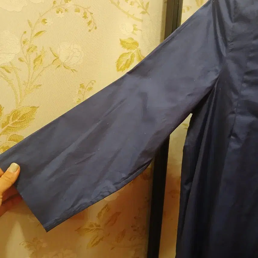 [BUNJANG] COS Navy Pintuck Blouse / 7/49 코스 COS 네이비 핀턱 블라우스 38사이즈