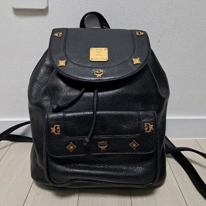 [SOLD OUT] MCM 블랙 가죽 백팩