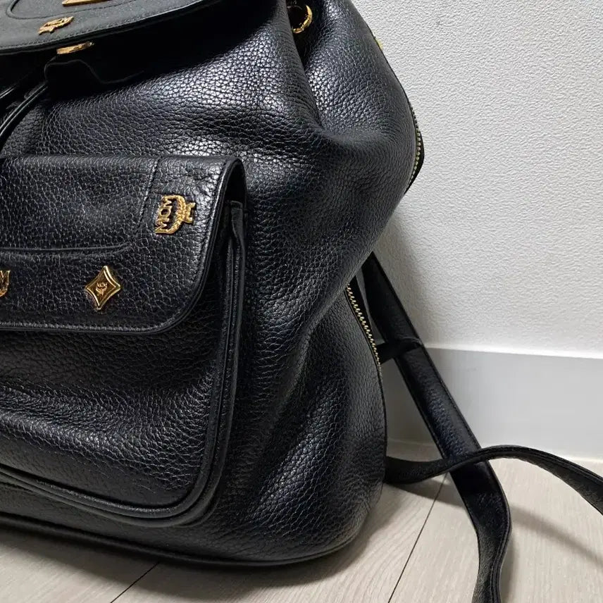 [SOLD OUT] MCM 블랙 가죽 백팩