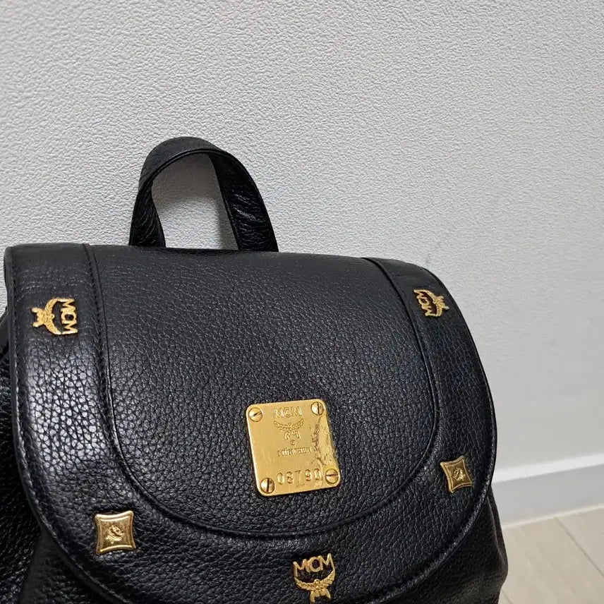 [SOLD OUT] MCM 블랙 가죽 백팩