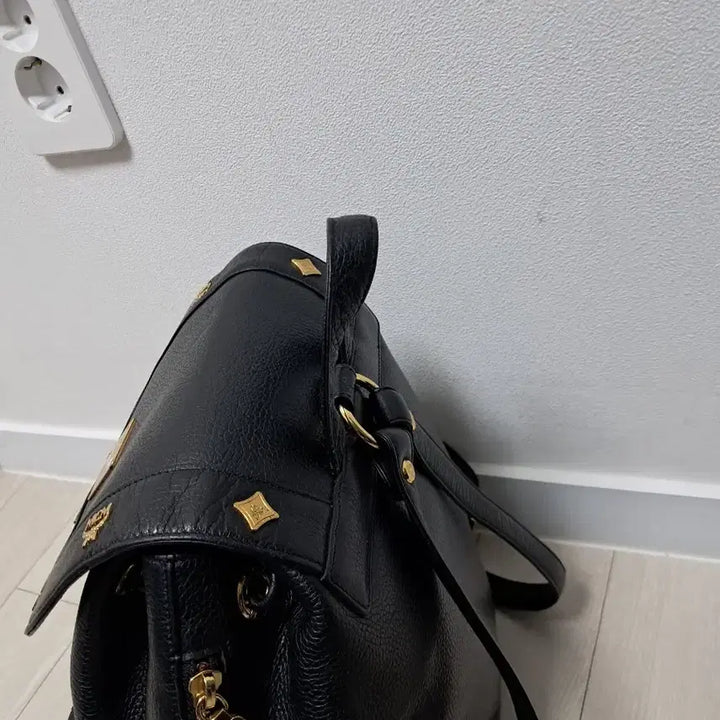 [SOLD OUT] MCM 블랙 가죽 백팩