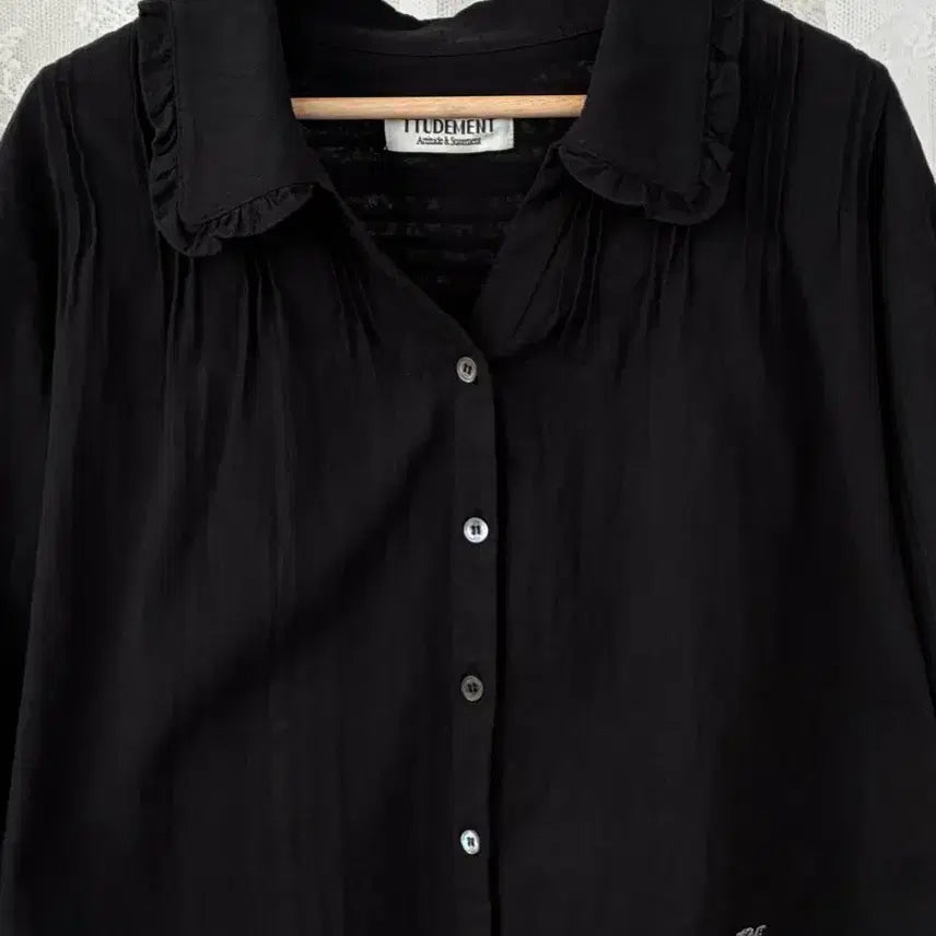 [BUNJANG] Tudomant Vintage Frill Blouse Black / F) 튜드먼트 빈티지 프릴 블라우스 블랙
