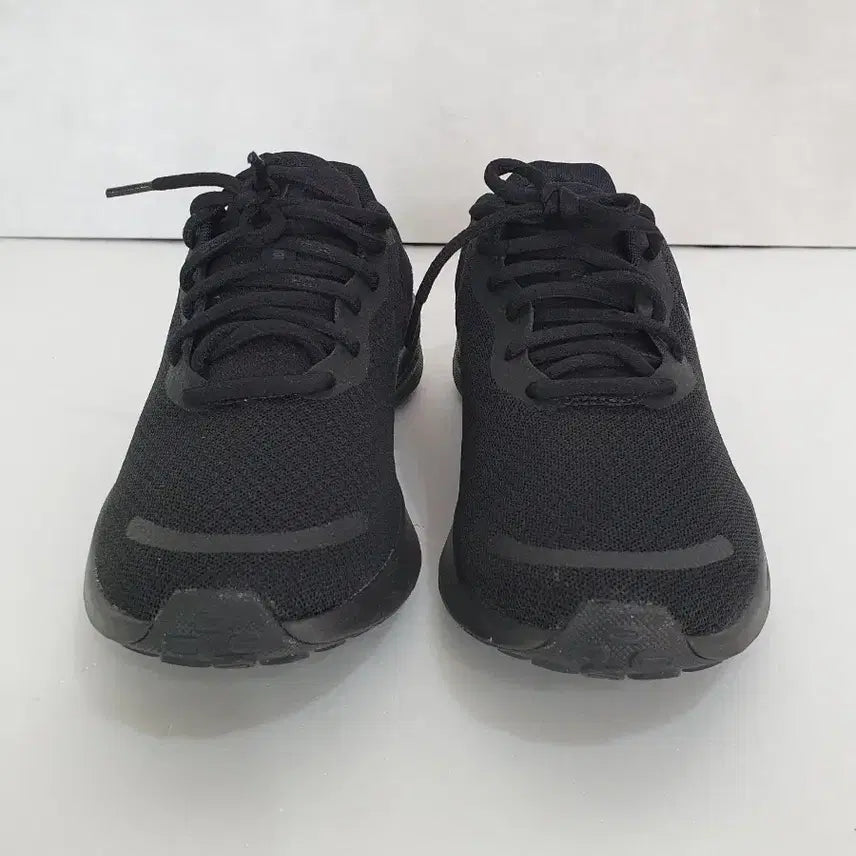 [BUNJANG] Nike Revolution 7 All Black (255) / 나이키 레볼루션 7 올 블랙 (255)