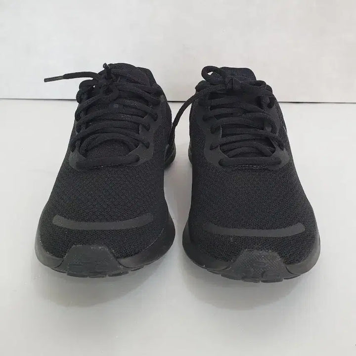 [BUNJANG] Nike Revolution 7 All Black (255) / 나이키 레볼루션 7 올 블랙 (255)