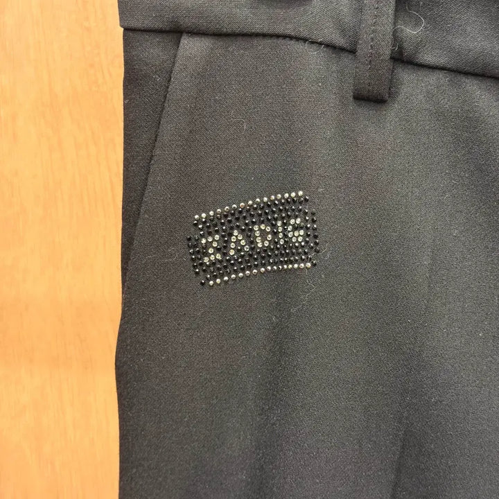 [BUNJANG] Zadig &amp; Voltaire Folk Strasse Slacks with Crystal Logo - Black / 쟈딕 앤 볼테르 폴크 스트라스 슬랙스 크리스탈 로고 디테일 블랙