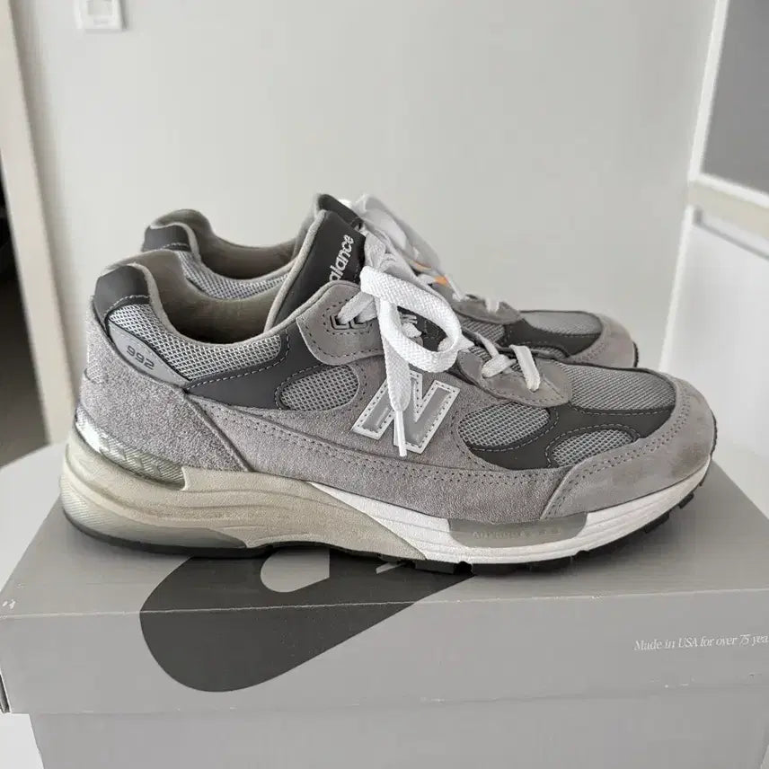 [BUNJANG] New Balance 992 Made in USA Core Grey Silver Metallic Sneakers / 뉴발란스 992 메이드 인 USA 코어 그레이 실버 메탈릭
