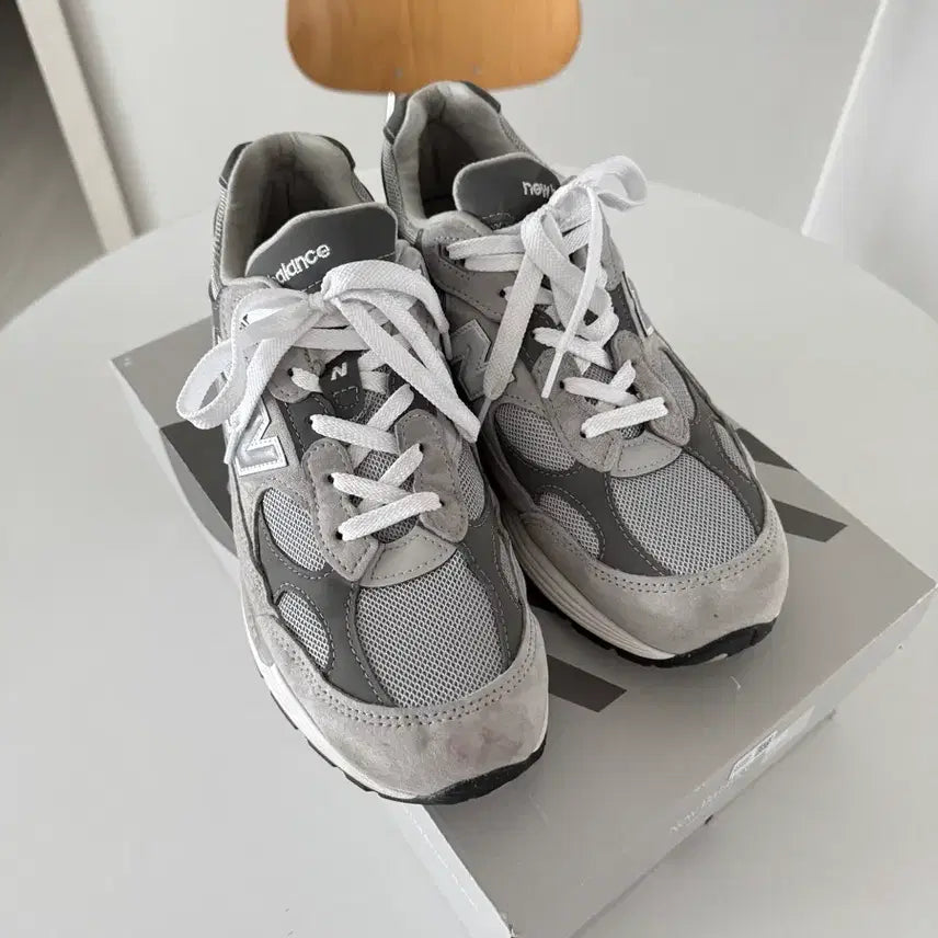 [BUNJANG] New Balance 992 Made in USA Core Grey Silver Metallic Sneakers / 뉴발란스 992 메이드 인 USA 코어 그레이 실버 메탈릭