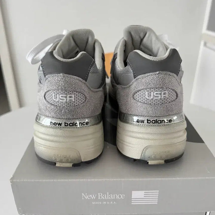[BUNJANG] New Balance 992 Made in USA Core Grey Silver Metallic Sneakers / 뉴발란스 992 메이드 인 USA 코어 그레이 실버 메탈릭