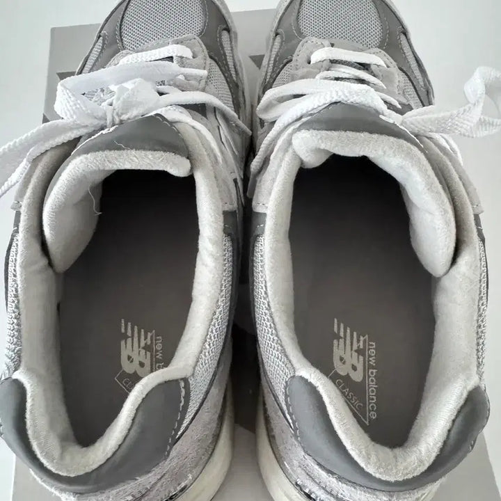 [BUNJANG] New Balance 992 Made in USA Core Grey Silver Metallic Sneakers / 뉴발란스 992 메이드 인 USA 코어 그레이 실버 메탈릭