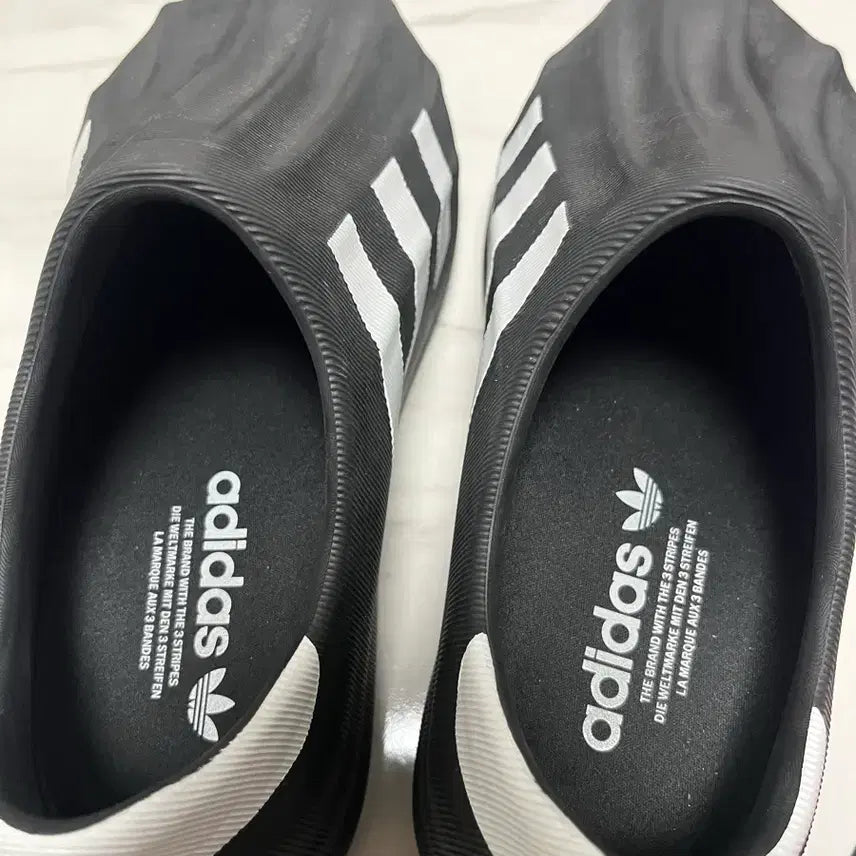 [SOLD OUT] 아디다스 아디폼 255