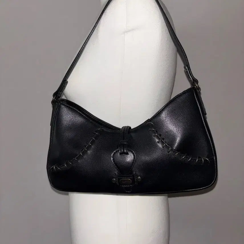 [SOLD OUT] Guess vintage shoulder bag