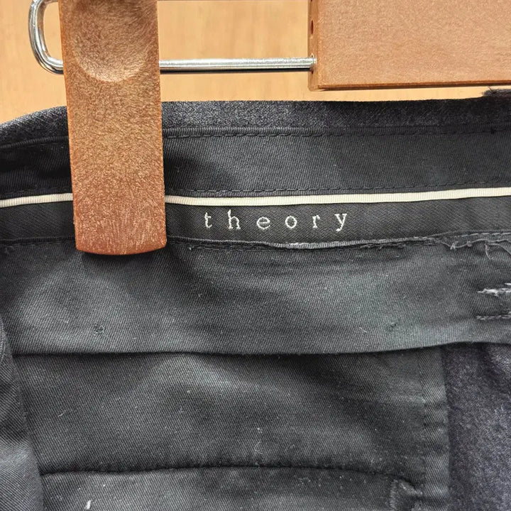 [BUNJANG] Theory Minimal Formal Slacks Pants Dark Gray / 띠어리 슬랙스 팬츠 미니멀 포멀 디자인 히든 클로징 디테일 다크그레이