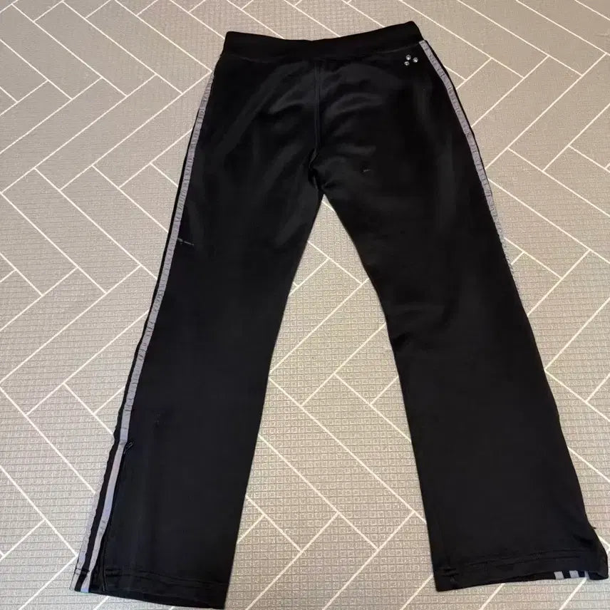 [BUNJANG] Adidas Logo Cubic Training Pants / 아디다스 로고 큐빅 트레이닝 팬츠 / 26~30인치