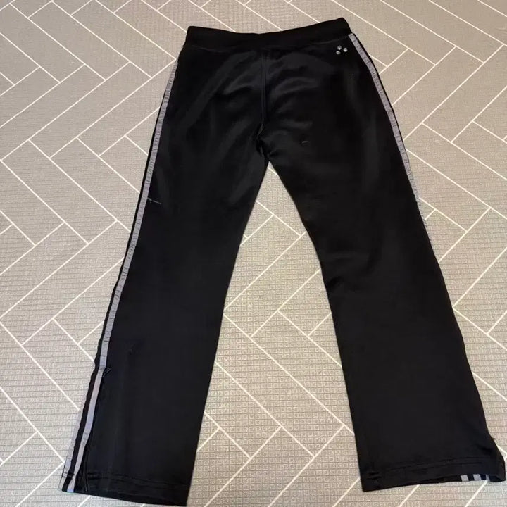 [BUNJANG] Adidas Logo Cubic Training Pants / 아디다스 로고 큐빅 트레이닝 팬츠 / 26~30인치